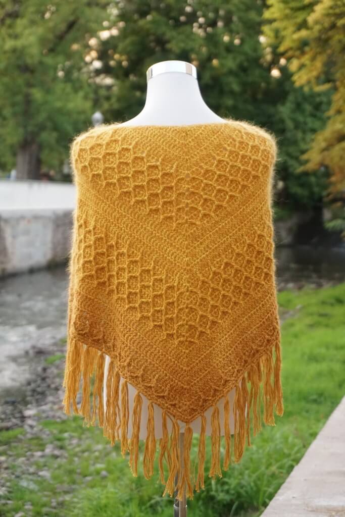 Dipped in honey crescent shawl pattern Andrea Cretu 2022 03