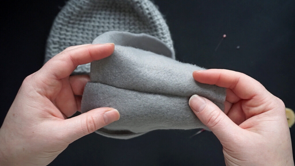 How to line a crochet beanie with fleece 9 The back stitch seam seen from the "right side" of the fabric. It's smooth and uniform.