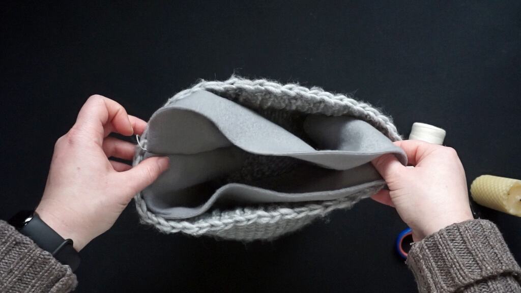 How to line a crochet beanie with fleece 16 17 Lining a beanie with fleece folding the lining 2