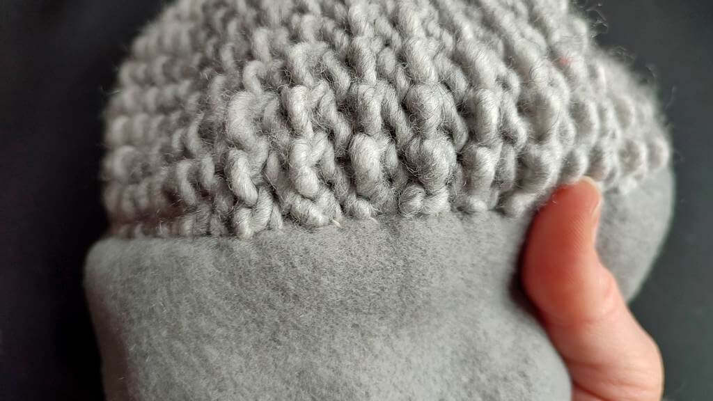How to line a crochet beanie with fleece 29 Lined beanie top edge of lining