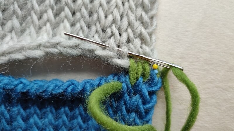 How to sew Tunisian knit stitch row to row 4 How to seam Tunisian knit stitch rows 5