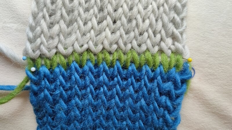 How to sew Tunisian knit stitch row to row 9 How to seam Tunisian knit stitch rows before tightening