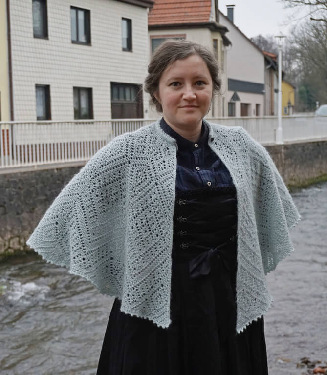 Larimar capelet Tunisian crochet 01
