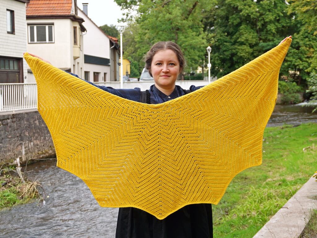Sunny citrine Tunisian crochet shawl pattern 2
