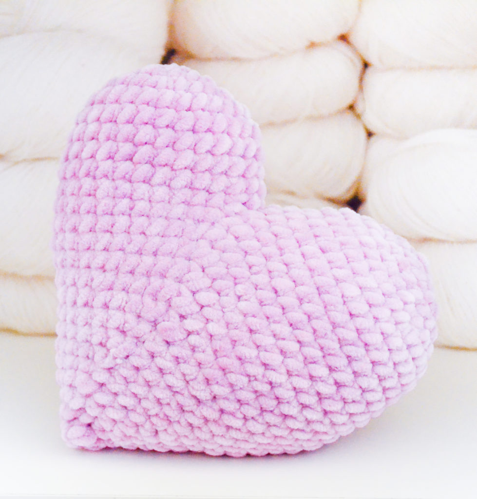 Yarnandy - beautiful crochet patterns - example Patchy heart pillow in pink