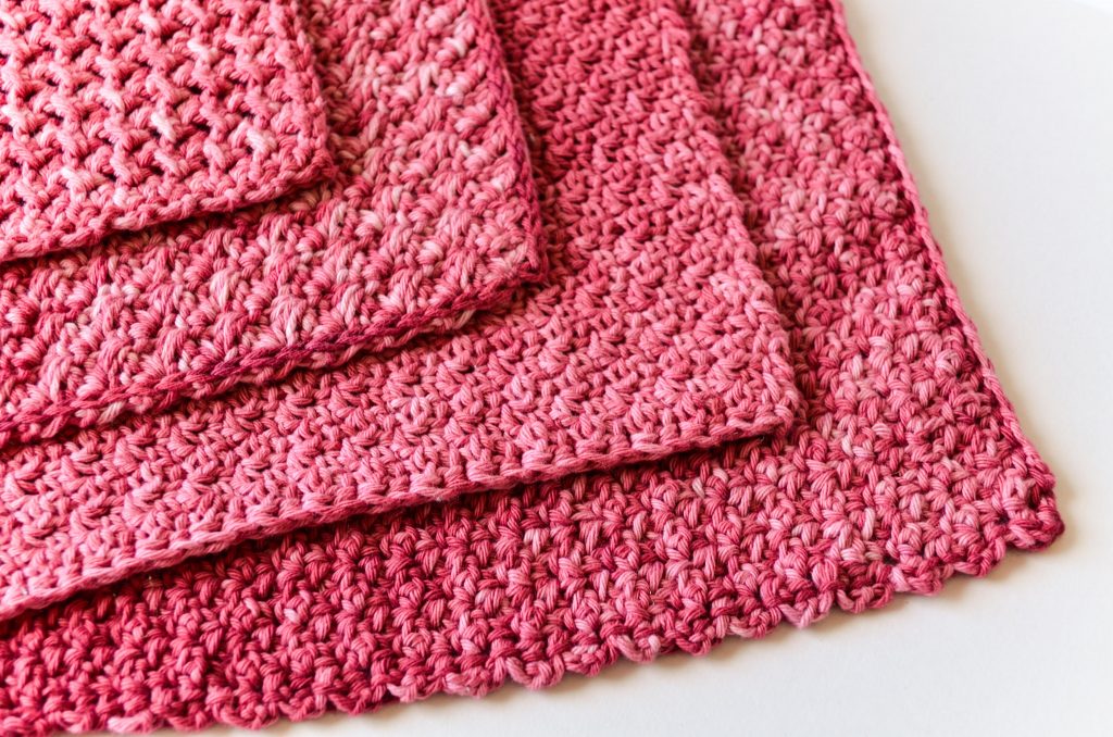 Beautiful crochet washcloth free pattern - corners of different washcloths