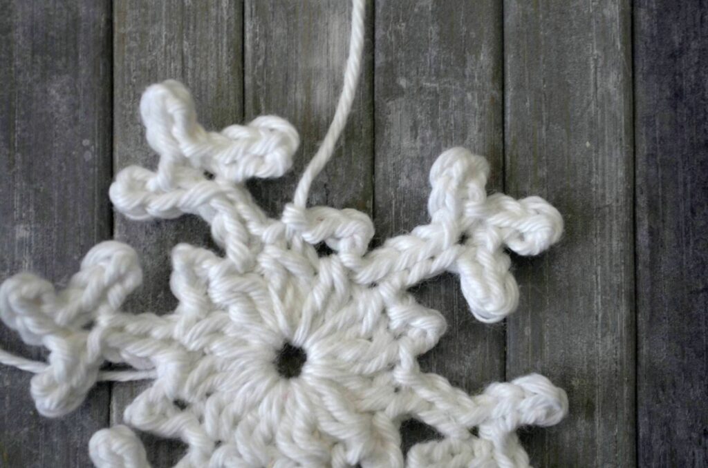 Easy snowflake crochet pattern yarnandy 7