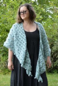 Mint truffle shawl - free crochet pattern - Yarnandy