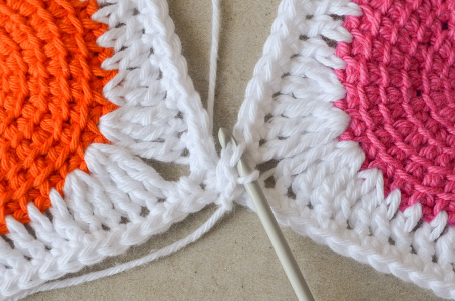 Easy way to join granny squares 3