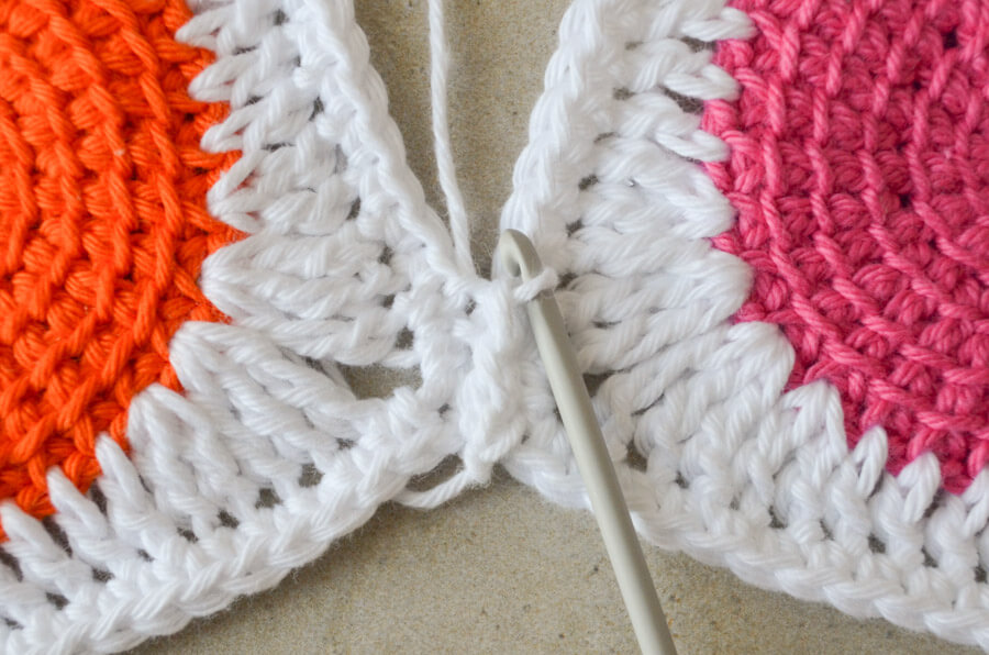 Easy way to join granny squares 7