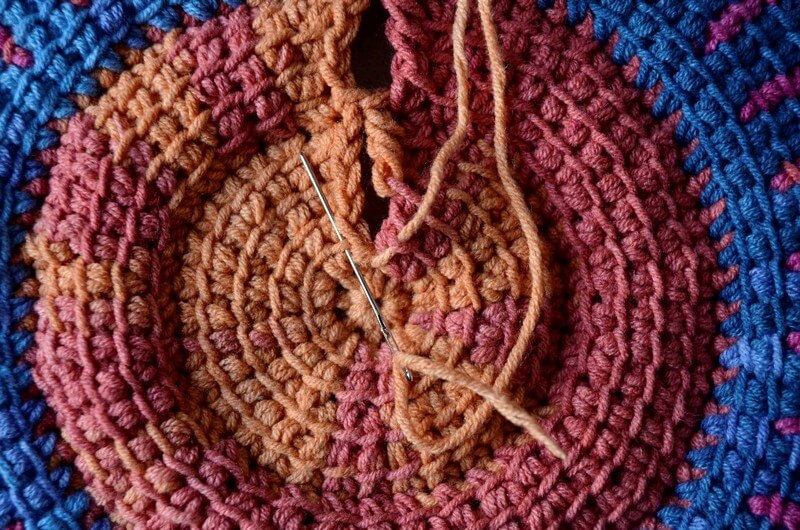 TCAL Tunisian crochet sun square - closing gaps 1