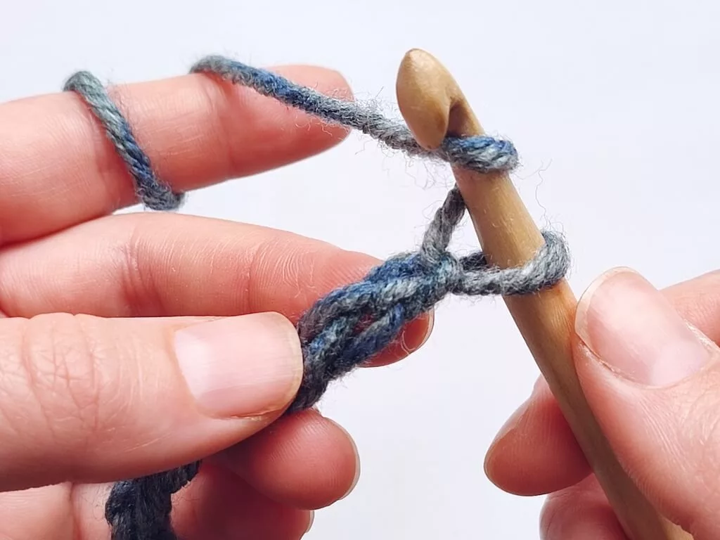 Tunisian crochet eyelets in a foundation row tutorial - YO