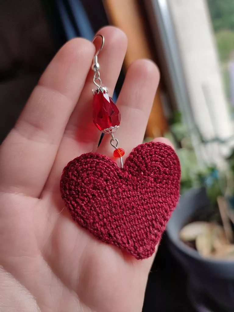 Heart Tunisian crochet earring jpg