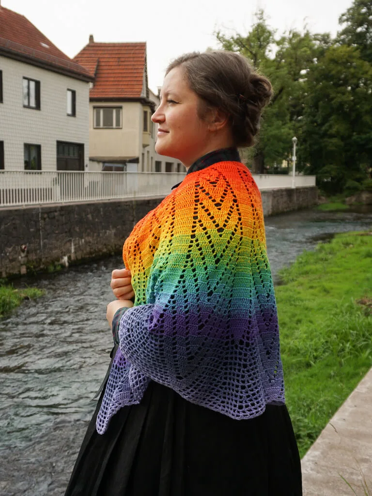 Rainbow aurora capelet crochet pattern 49 jpg