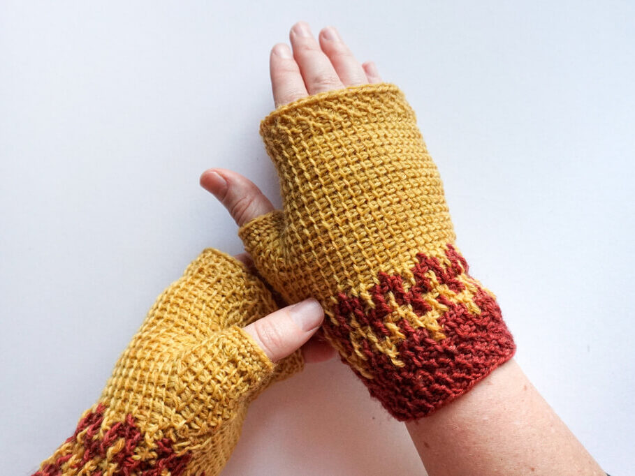Tunisian crochet mitten with mosaic 8 edited